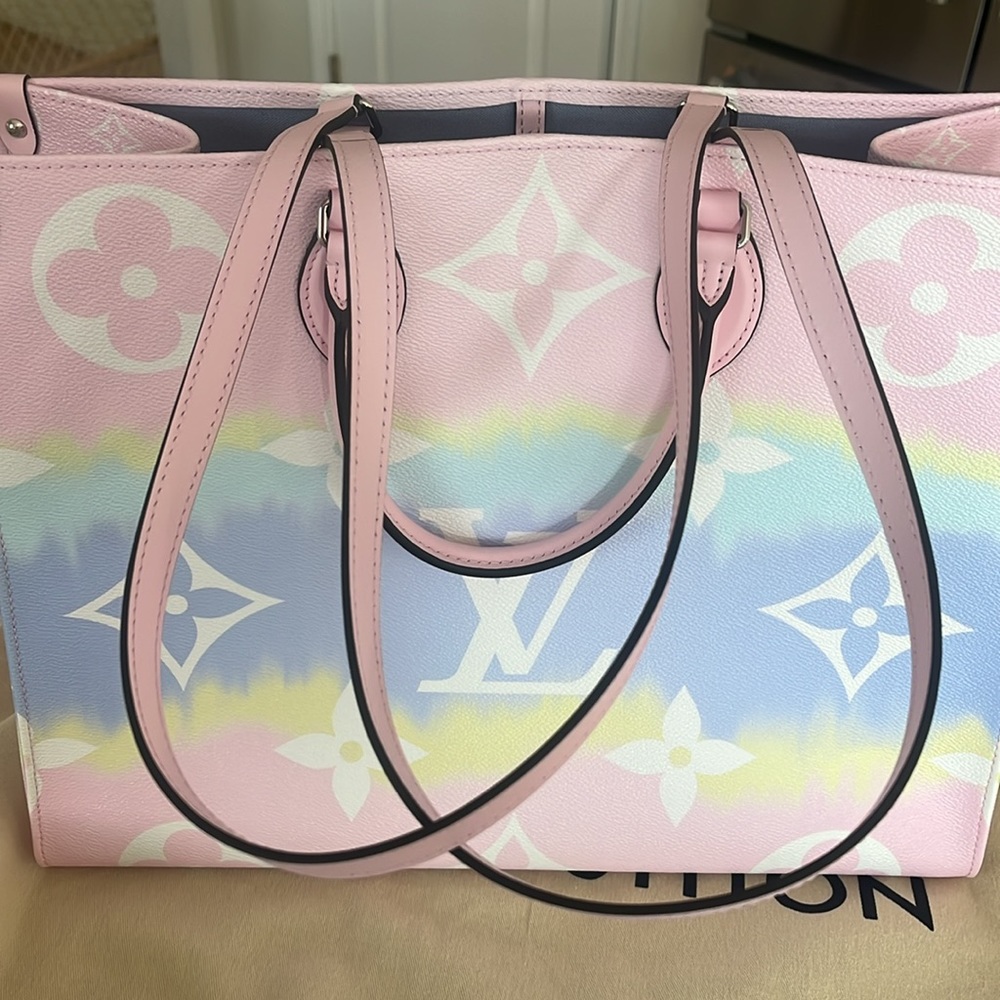 Louis Vuitton Escale On The Go GM - Picture 6 of 15